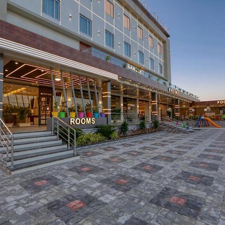 Hotel Decent Unjha Extérieur photo