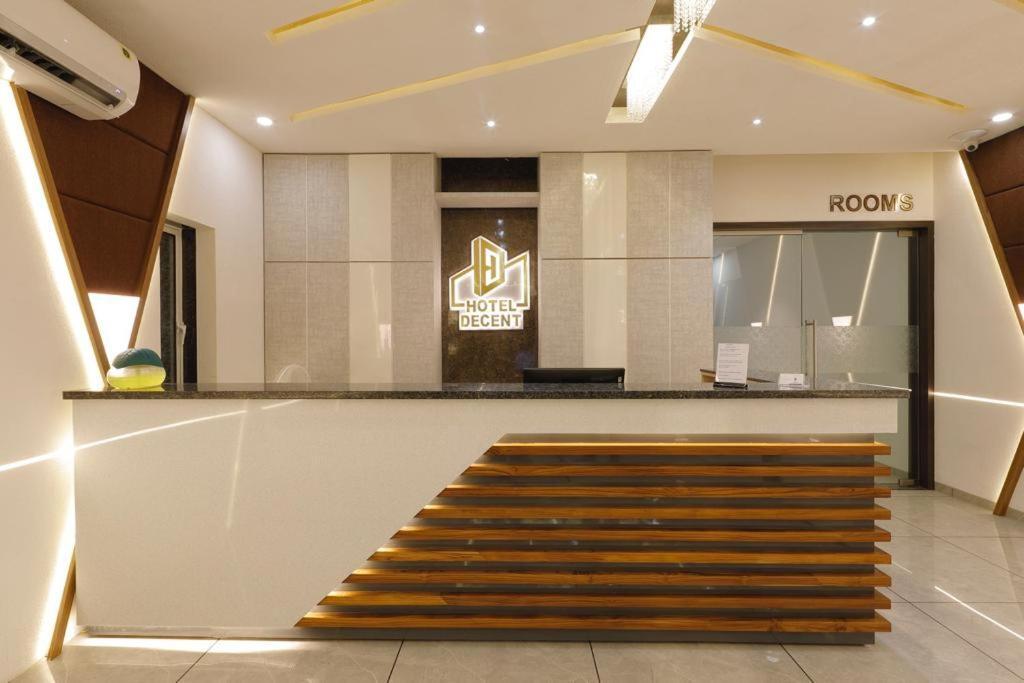 Hotel Decent Unjha Extérieur photo