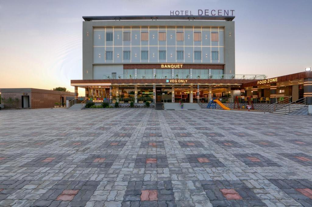 Hotel Decent Unjha Extérieur photo