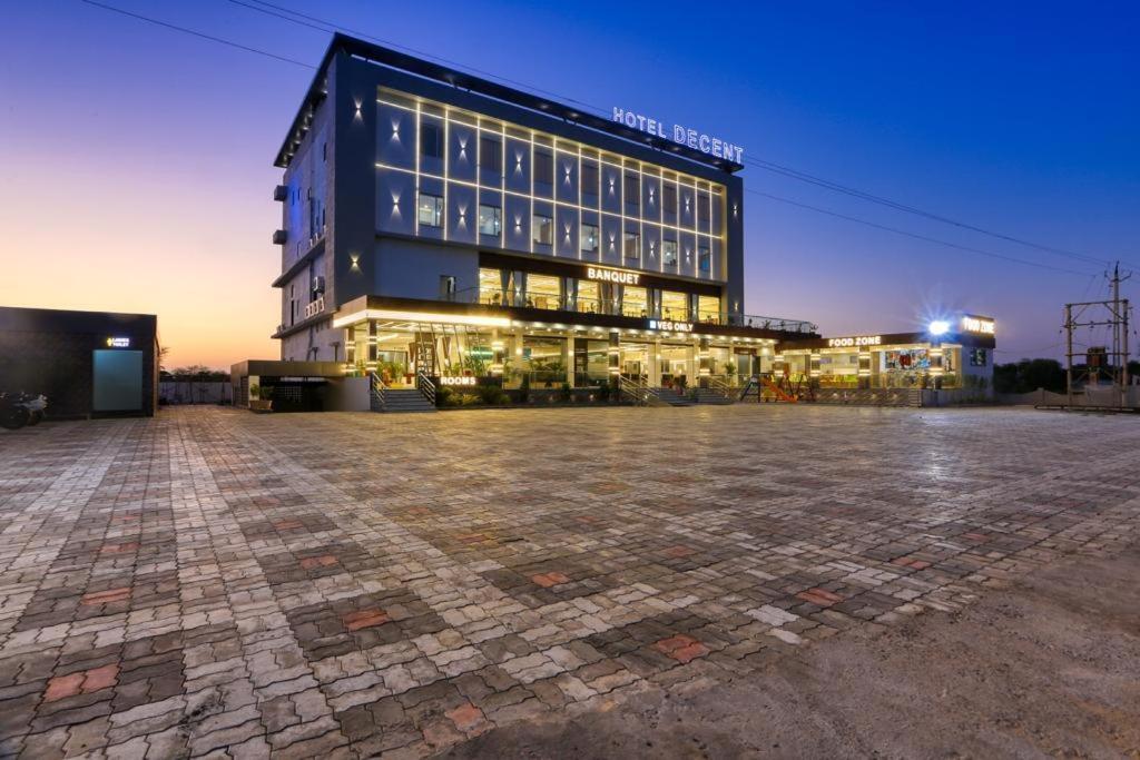 Hotel Decent Unjha Extérieur photo