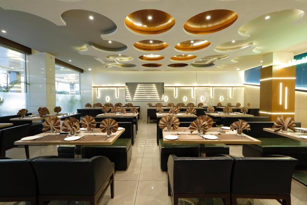 Hotel Decent Unjha Extérieur photo