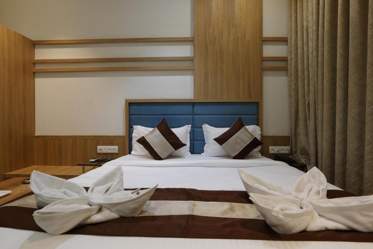 Hotel Decent Unjha Extérieur photo
