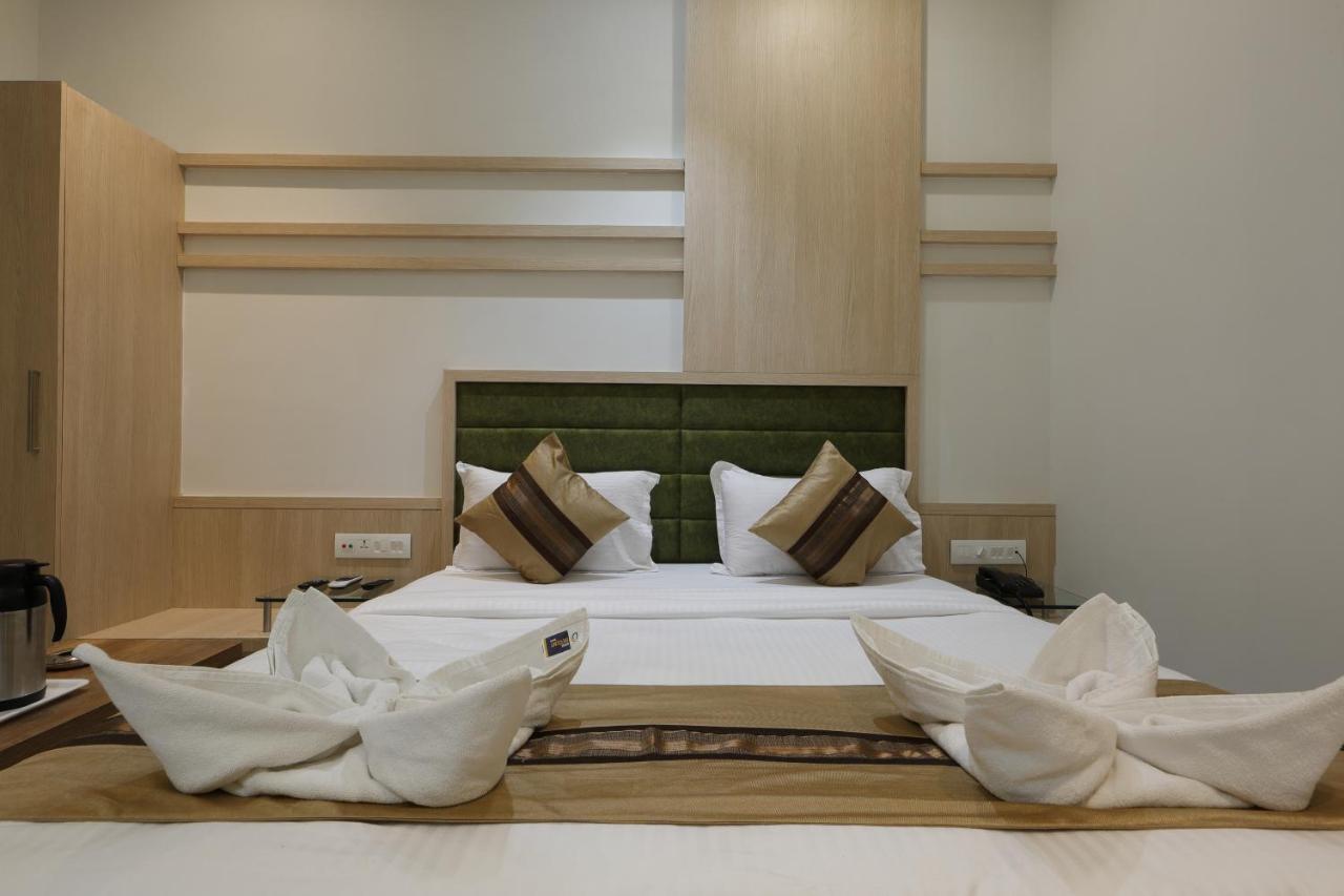 Hotel Decent Unjha Extérieur photo