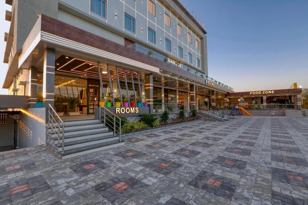 Hotel Decent Unjha Extérieur photo